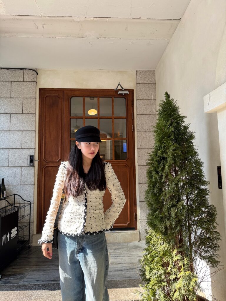 #98.1 Chelsea B/W Sailor Tweed Jacket (Cream)