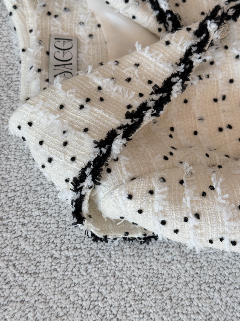 #98.1 Chelsea B/W Sailor Tweed Jacket (Cream)