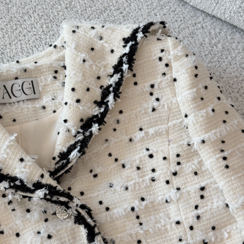 #98.1 Chelsea B/W Sailor Tweed Jacket (Cream)