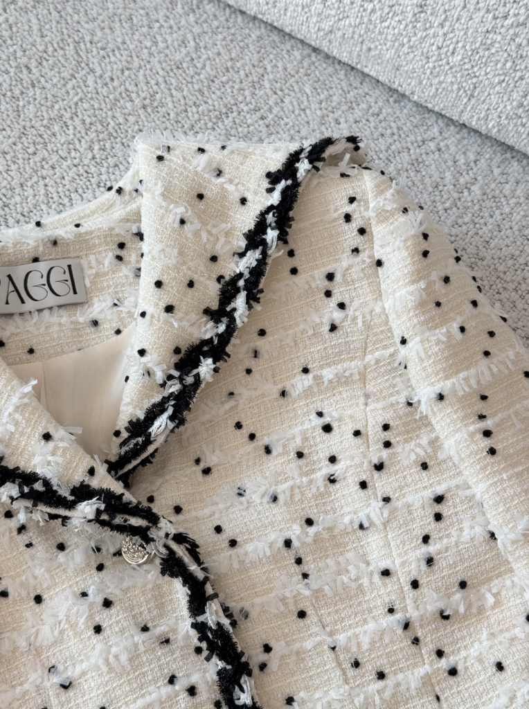 #98.1 Chelsea B/W Sailor Tweed Jacket (Cream)