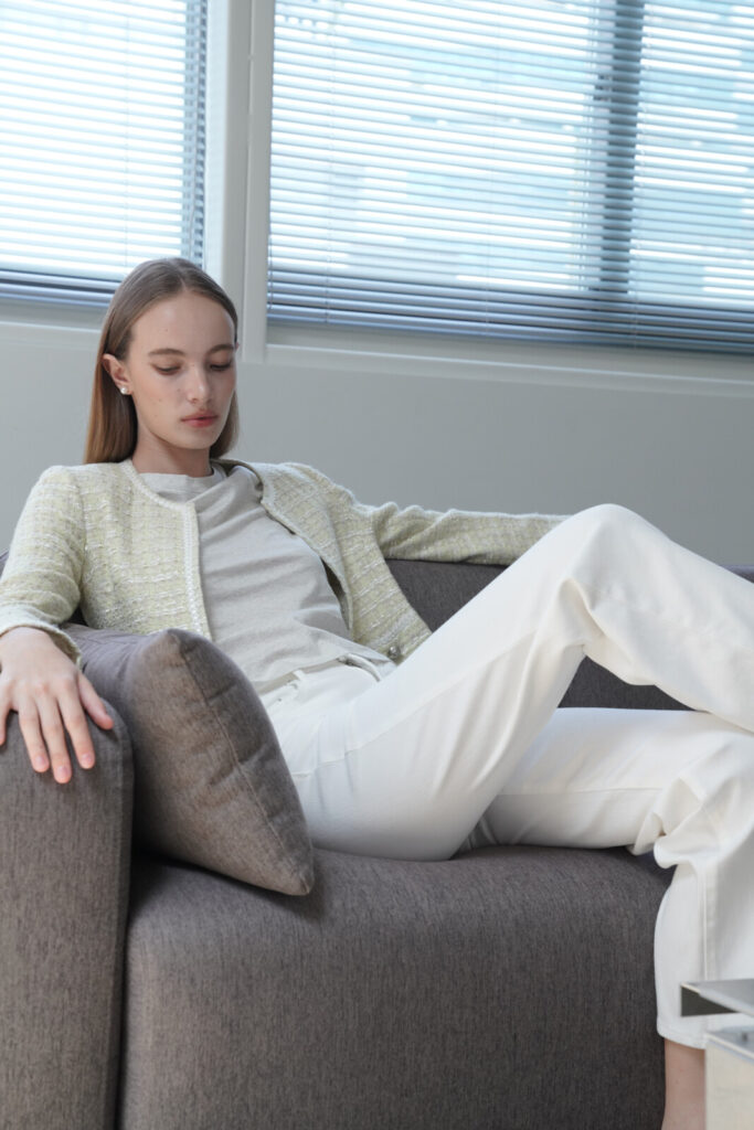#118 White Wave Jeans