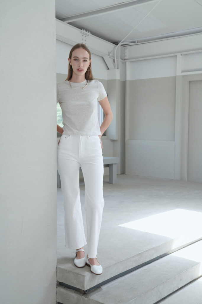#118 White Wave Jeans
