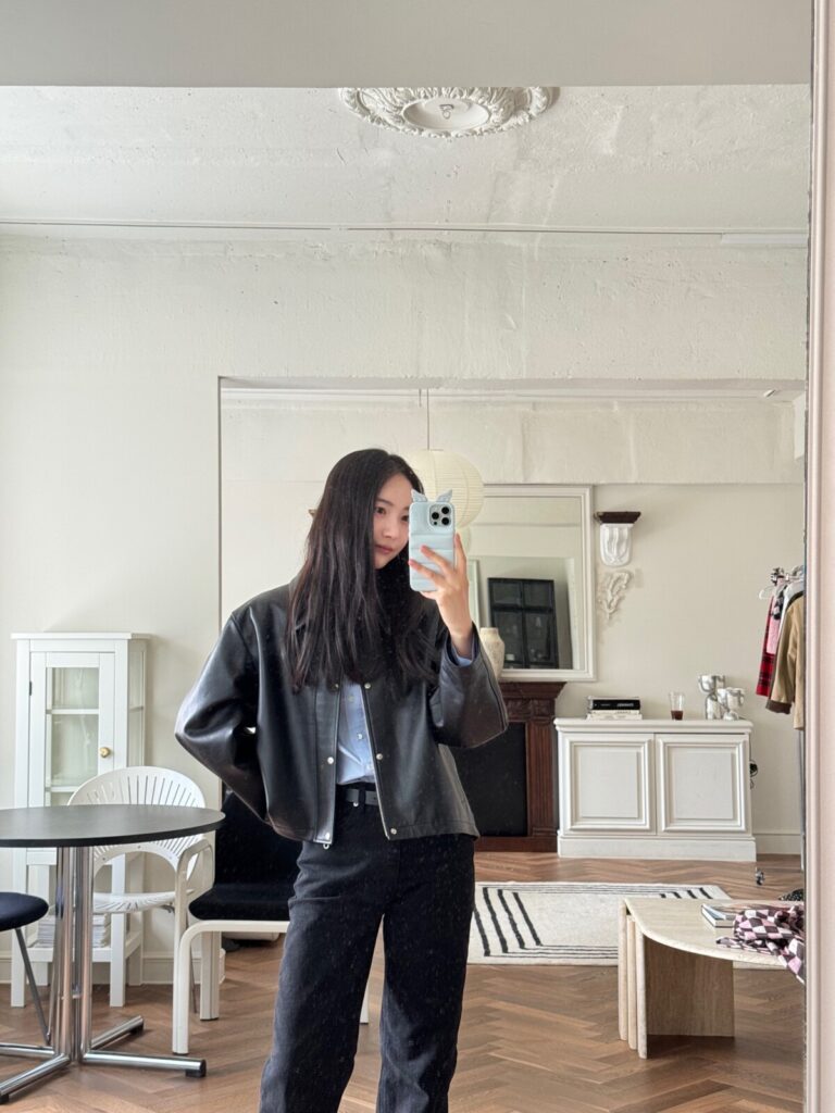 #130 Yaggi Black Straight Jeans