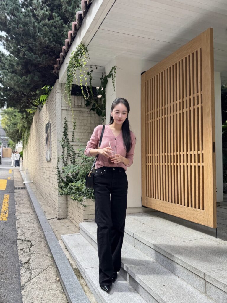 #130 Yaggi Black Straight Jeans